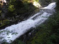 11-an_unknown_waterfall_along_trail_between_Narada_and_Paradise_Falls