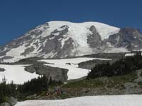 16-Mount_Rainer_with_mountain_climbers_on_trail