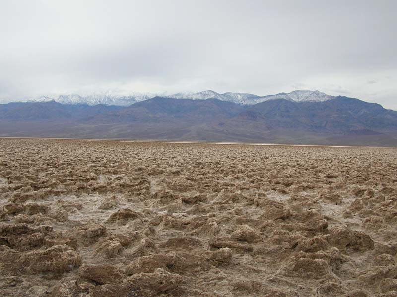 28-Panamint_Mountains_from_Devils_Golf_Course