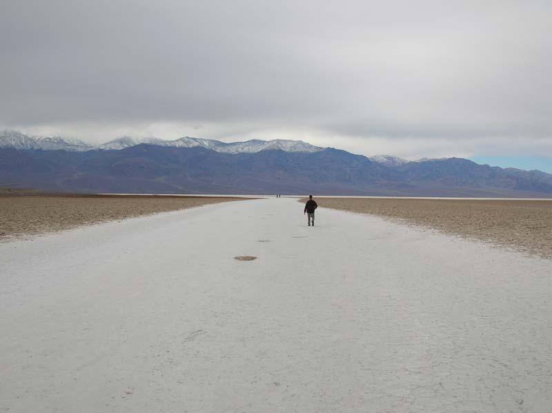 40-Panamint_Mountains_from_Badwater