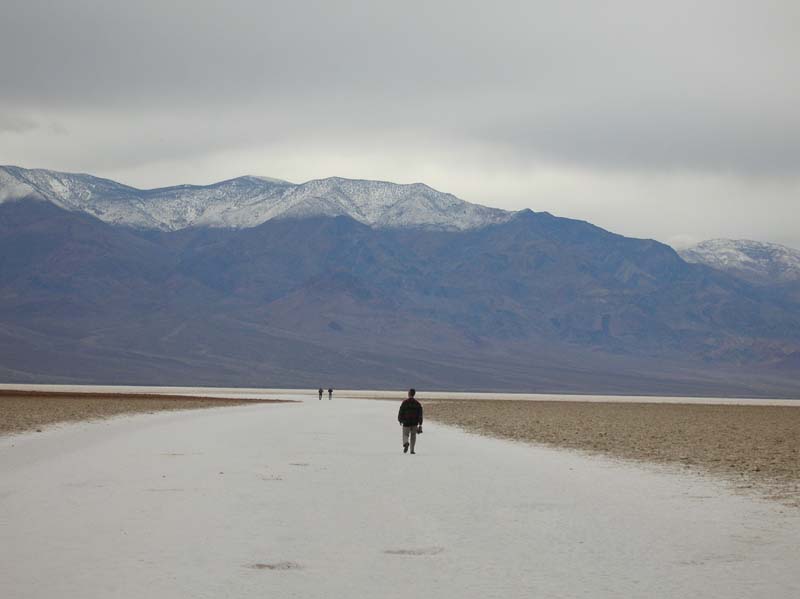 43-Panamint_Mountains_from_Badwater