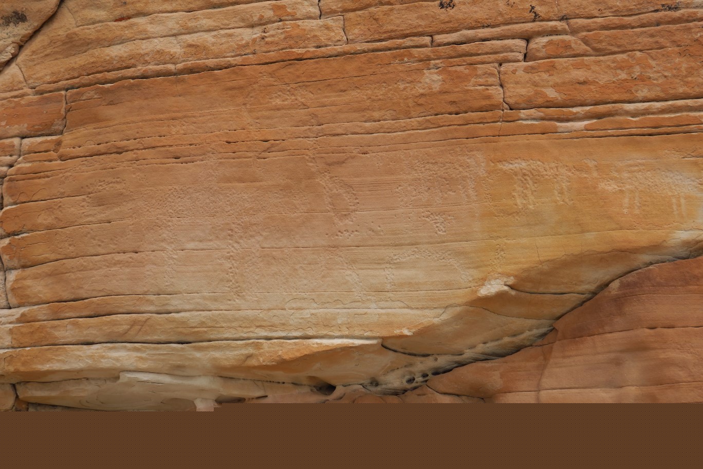 49-pecked_petroglyphs