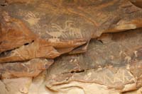 24-zoom_view_of_petroglyphs