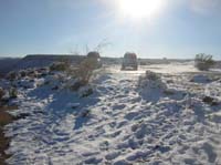 25-Tour_Trekkers_at_parking_area_for_Quartermaster_Viewpoint