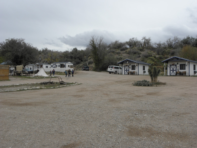 57-panning_to_the_right-cabins