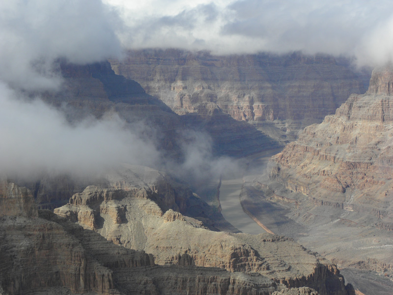 29-zoom_view_of_canyon