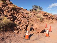 28-rock_fall-20191122-NPS_would_close_dangerous_area,but_private_land_so_remains_open