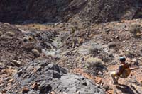 12-moved_over_to_right_to_a_gully_with_slabs,makes_descend_so_much_easier_than_the_loose_rock