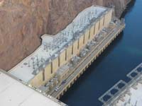 Hoover_Dam_and_bypass_bridge_from_Dam-morning06-20121031-AZ_powerhouse_from_NV_side