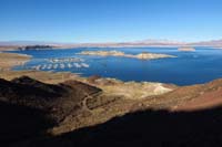 24-Lake_Mead_view-white_bathtub_ring_is_133_feet_drop_since_2000,39_percent_full,elevation_1081.1_feet