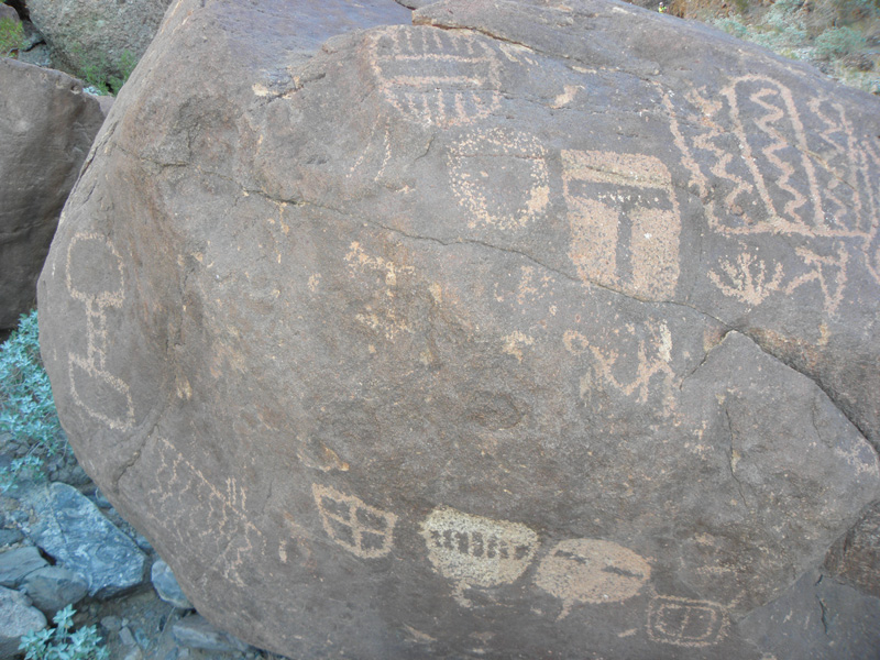 084-petroglyphs