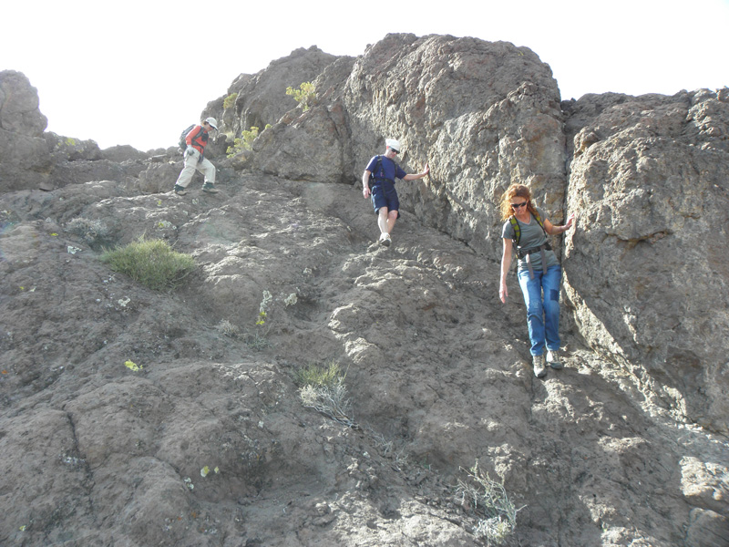 49-Luba,Bill,Dawn_scrambling_down_rock