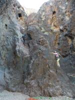 55-Grep_rappelling-Luba_playing_around_scrambling_nearby
