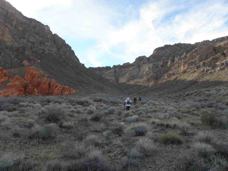 17-heading_up_a_scenic_drainage_to_saddle