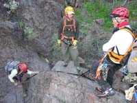 44-Luba_rappelling-Ed_and_Bill_discussing