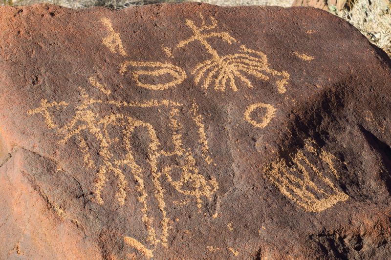 43-petroglyphs-closer_view_of_set_to_left