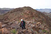 36-looking_back-Sarah_and_Veronica_stay_on_Hoover_Peak