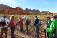 01-group_ready_to_start_the_hike_from_Redstone_parking_area