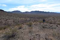 41-now_for_our_trek_across_the_desert_back_to_the_trailhead