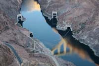 28-zoom_view_of_spillway_tunnels_and_stoney_gates