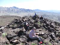 53-hanging_out_on_the_summit