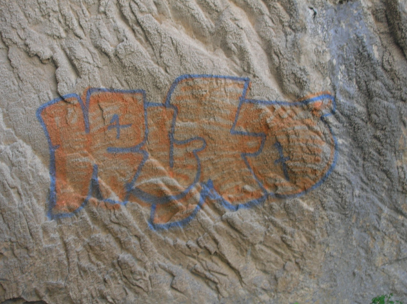 23-graffiti_at_Big_Falls