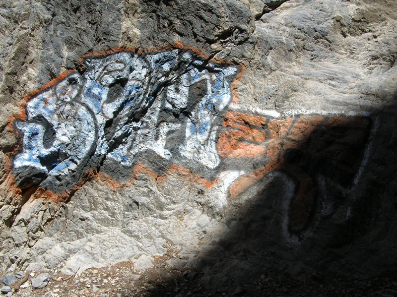 27-graffiti_at_Big_Falls