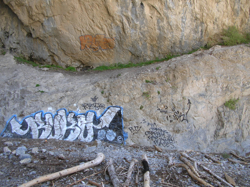 29-graffiti_at_Big_Falls