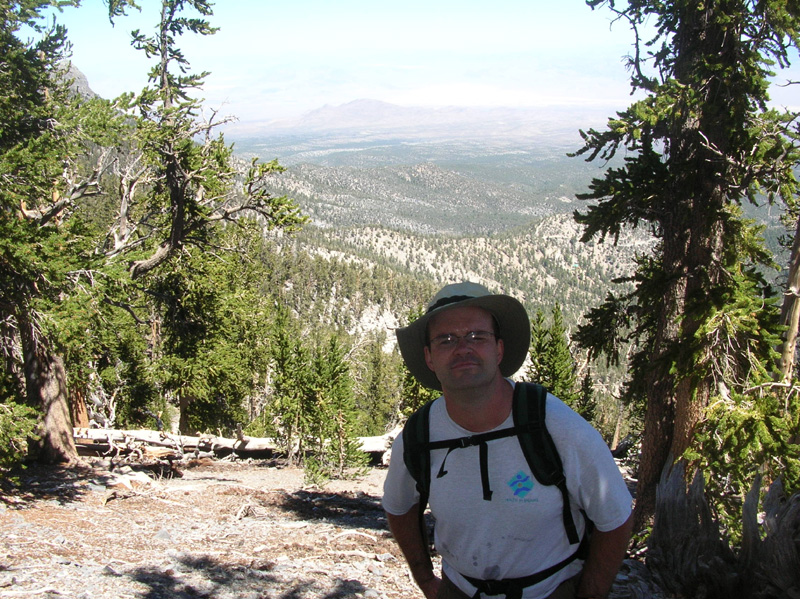 24-Joel_with_desert_view_in_background