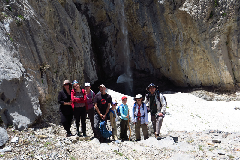 32-group_and_Big_Falls-Julia,Stella,Veronica,Brett,Lexi,Sarah,Kenny,Daddy