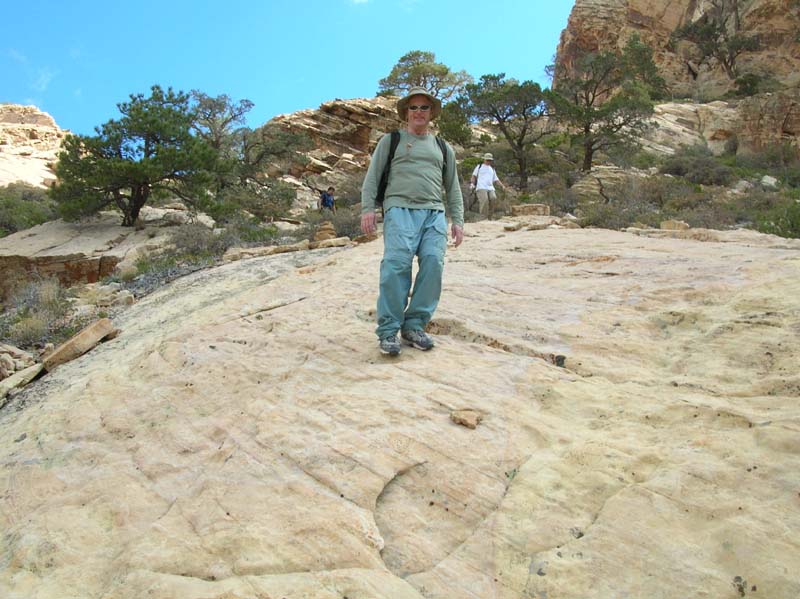 093-Dave_heading_down_from_the_peak