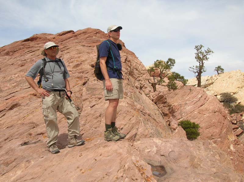 075-Ali_and_Jim_admiring_views