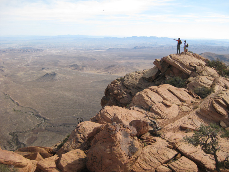 30-Doug_and_Richard_overlooking_desert_valley