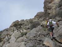 25-Ed_and_Laszlo_hiking_up_ramp