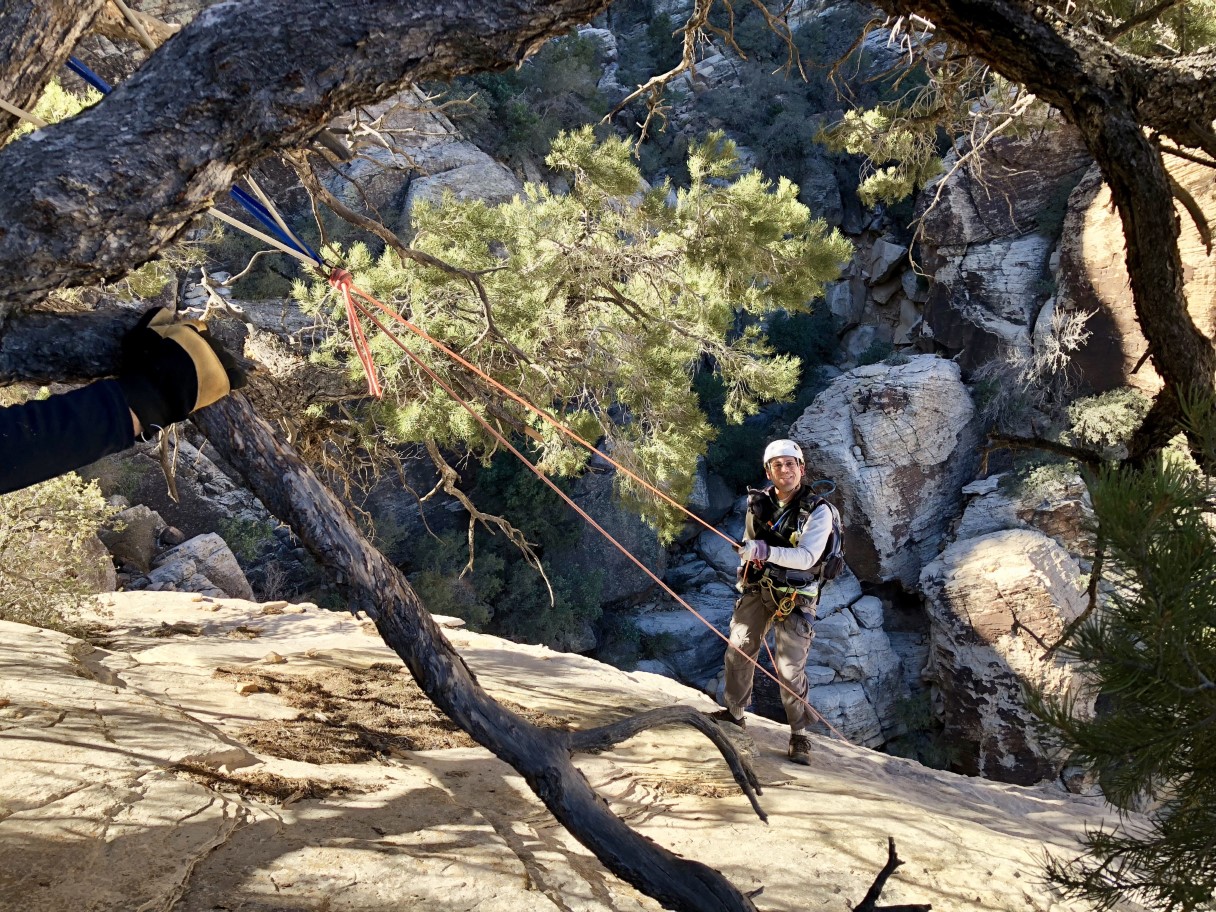 24-I'm_starting_the_rappel-from_Laszlo