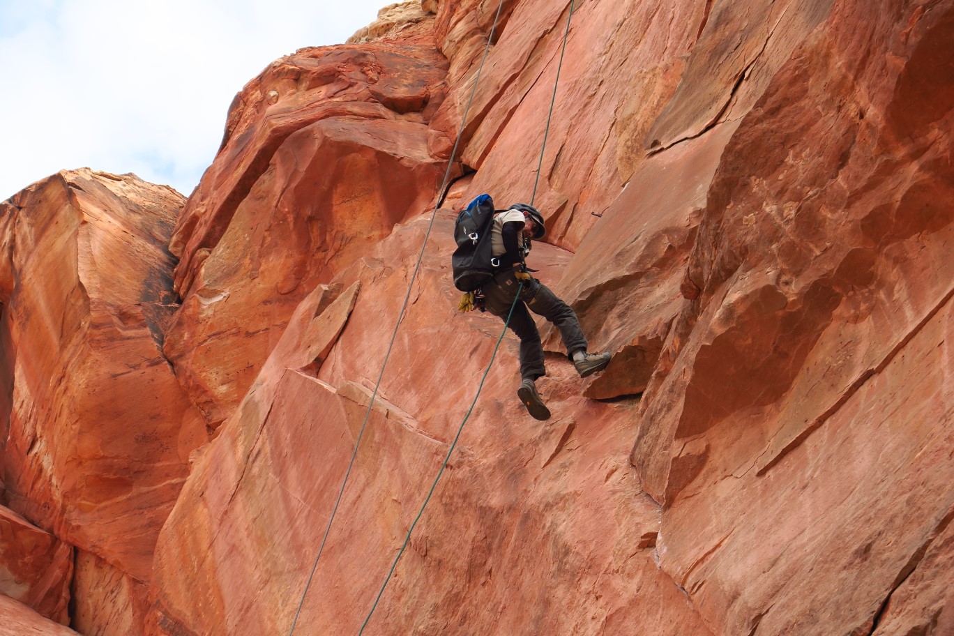 50-rap_5-Ed_rappelling