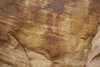 72-lots_of_petroglyphs