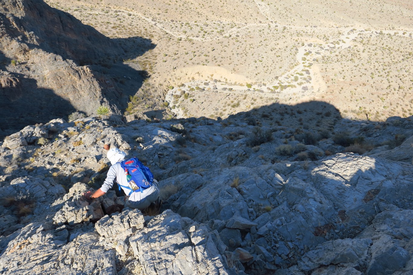 67-Laszlo_scrambling_down