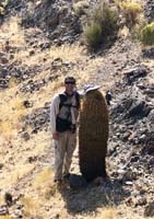 22-I_found_a_friend,barrel_cactus_almost_as_tall_as_me-from_Laszlo