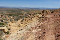 081-scenery_along_the_trail-careful_not_to_slide_to_left