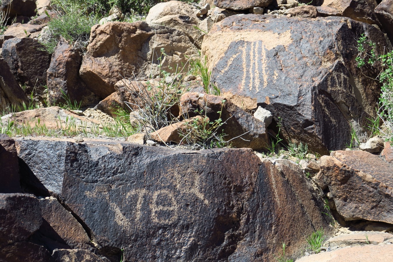 030-petroglyphs