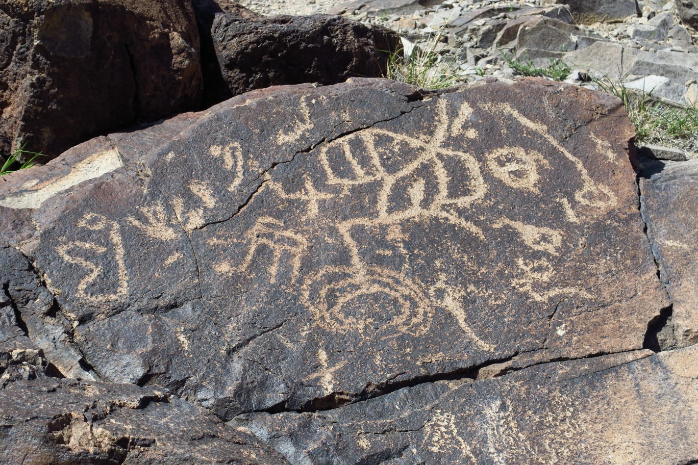 037-petroglyphs