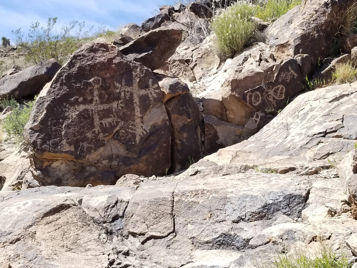 041-petroglyphs