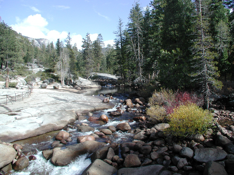 39-view_of_river_flowing_into_Nevada_Falls_from_bridge