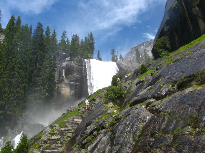 77-Vernal_Fall_and_Mist_Trail