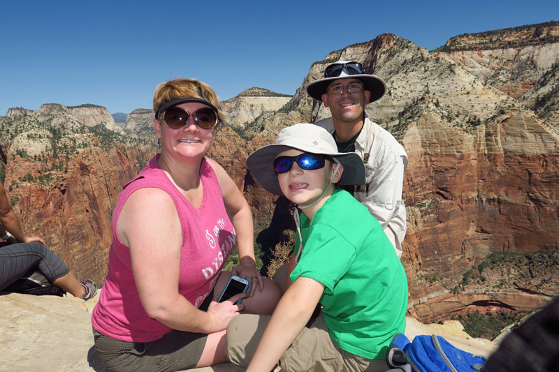 33-family_on_Angels_Landing