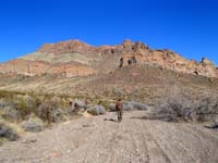 68-Tracy_almost_to_Jeep-Highland_Peak_in_distance