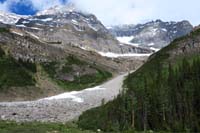 040-scenic_view-glacial_feature_upper_center-cirque_with_a_small_glacier
