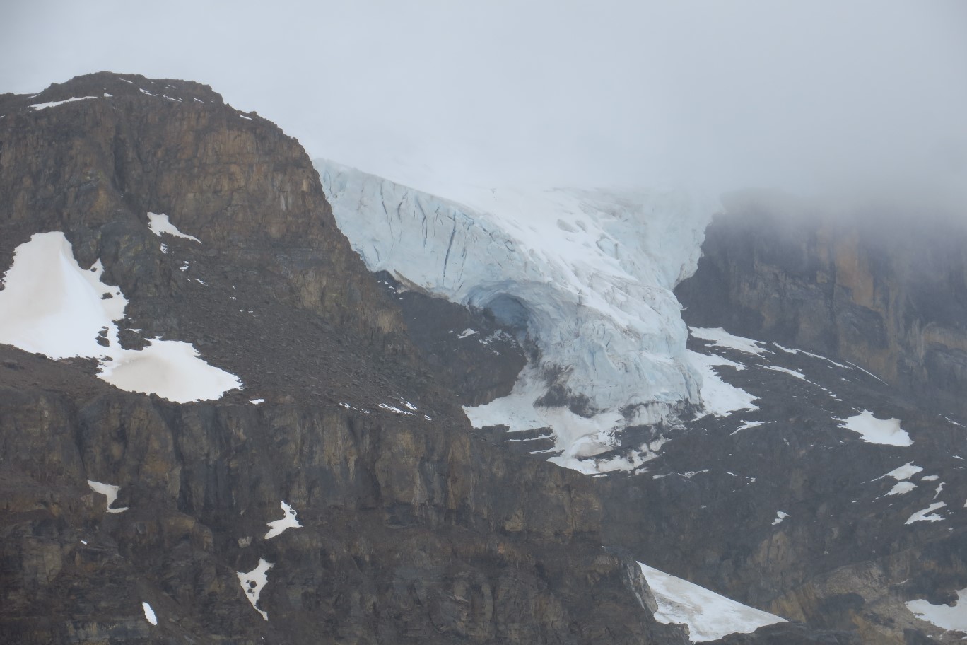 042-glacial_feature-hanging_glacier