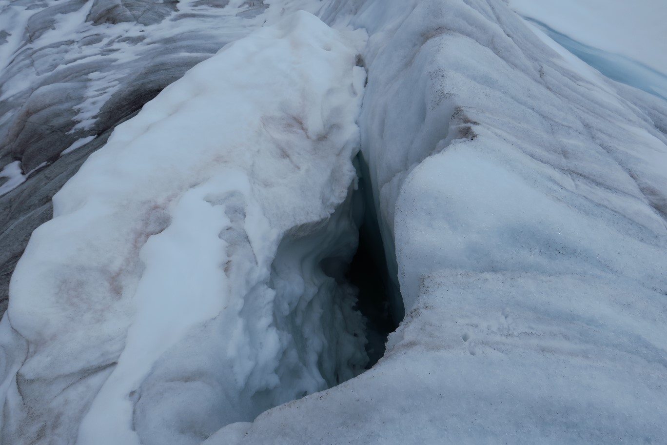 076-glacial_feature-crevasse